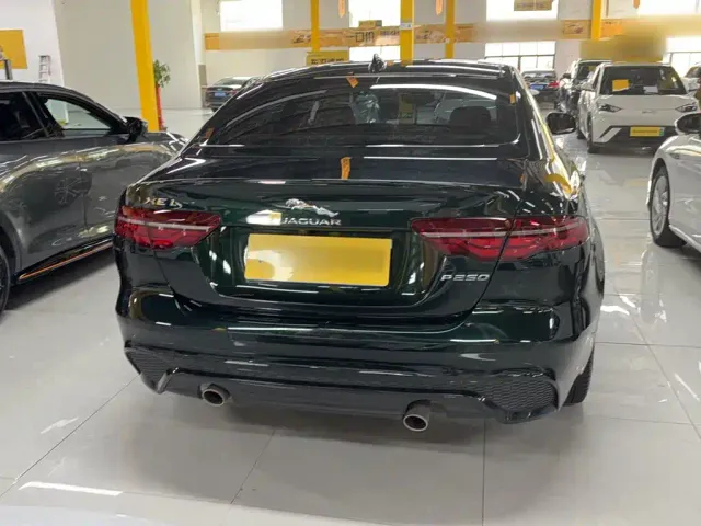 Jaguar XEL — Фото автомобиля 5