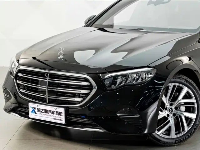 Mercedes-Benz E-Class — Фото автомобиля 2