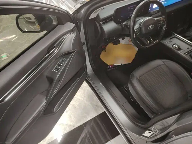 Ford Mondeo — Фото автомобиля 15