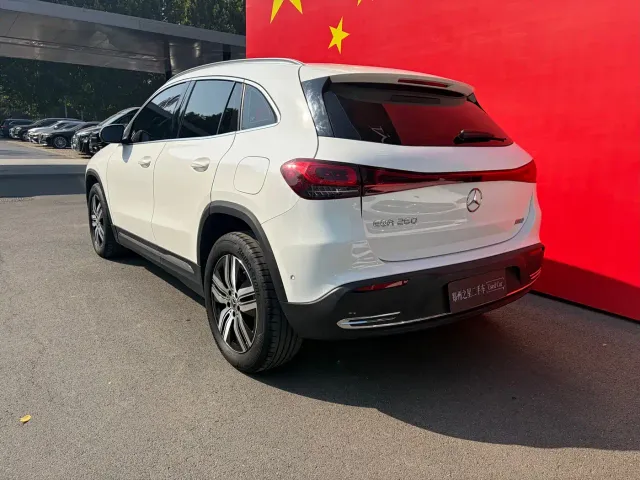 Mercedes-Benz EQA — Фото автомобиля 6