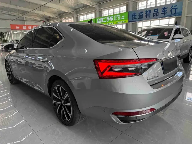 Skoda Superb — Фото автомобиля 6