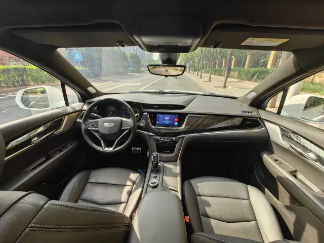 Cadillac XT6 — Фото автомобиля 11