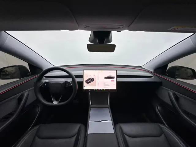 Tesla Model Y — Фото автомобиля 4