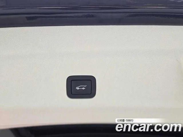 Cadillac Escalade Generation 5 — Фото автомобиля 13