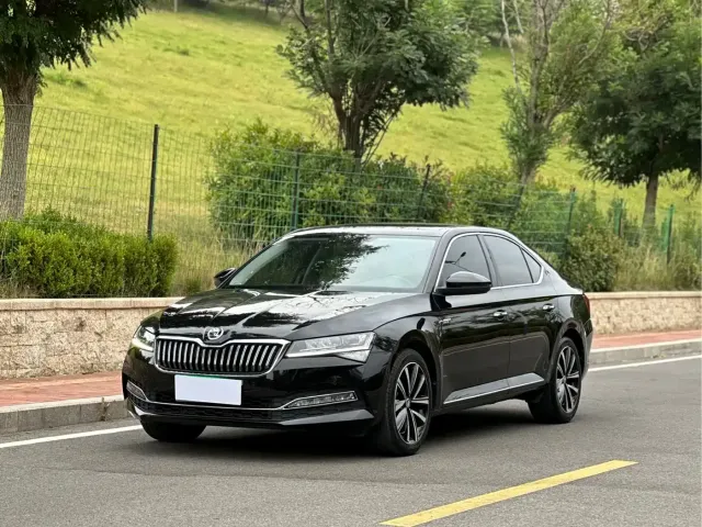 Фотография автомобиля — Skoda Superb