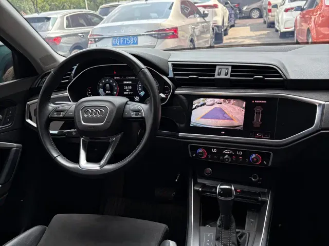 Audi Q3 — Фото автомобиля 9