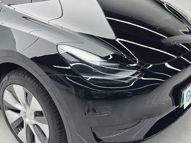 Tesla Model Y — Фото автомобиля 3