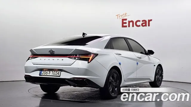 Hyundai Avante CN7 — Фото автомобиля 2