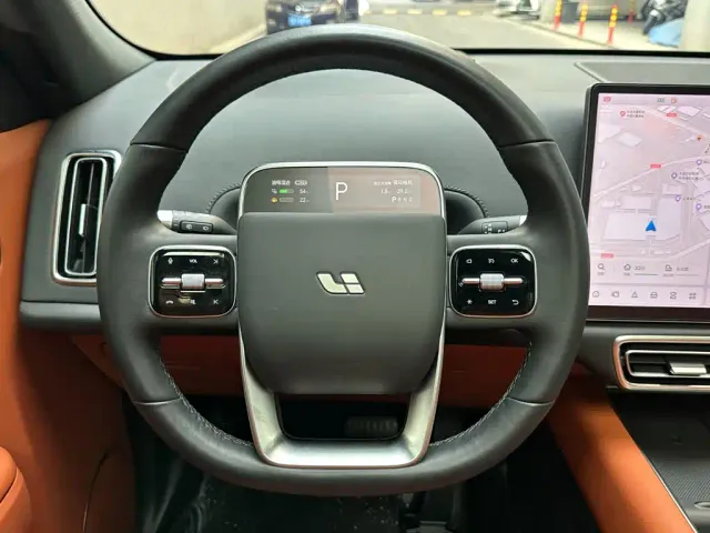 Li Auto L7 — Фото автомобиля 12