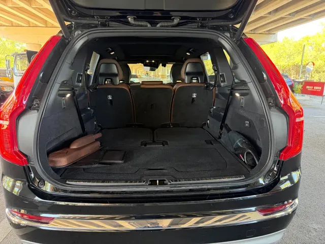 Volvo XC90 — Фото автомобиля 15