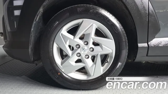 Hyundai Kona — Фото автомобиля 5