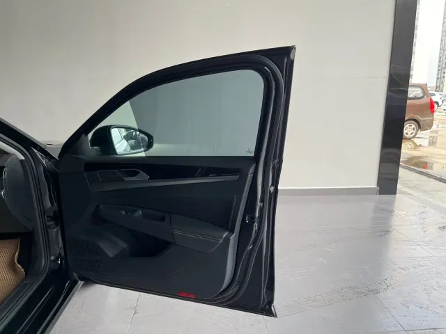 Volkswagen Passat — Фото автомобиля 25