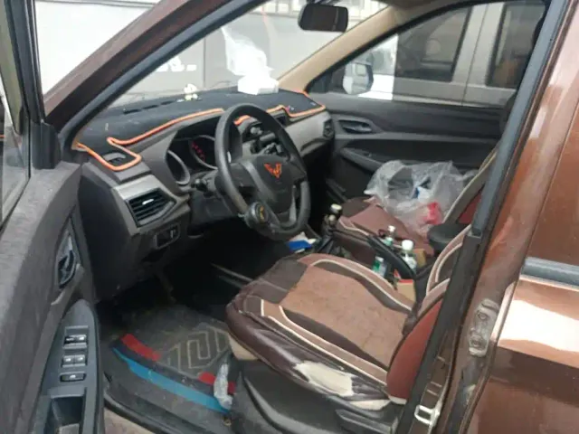 Wuling Hongguang — Фото автомобиля 9