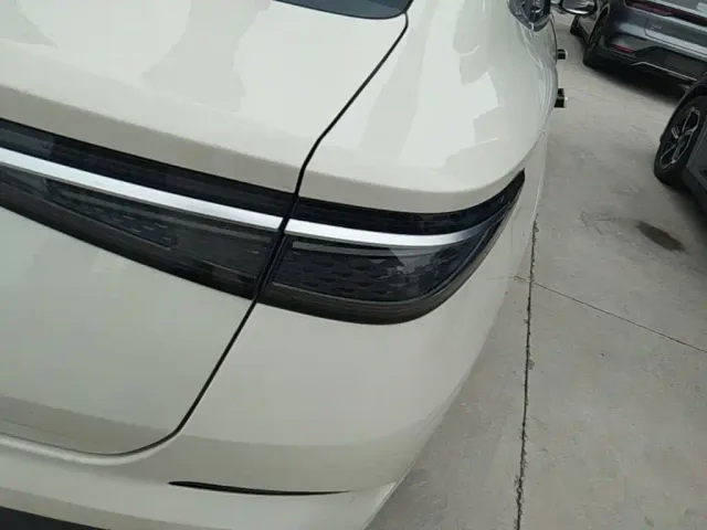 BYD Seal 07 DM-i — Фото автомобиля 7