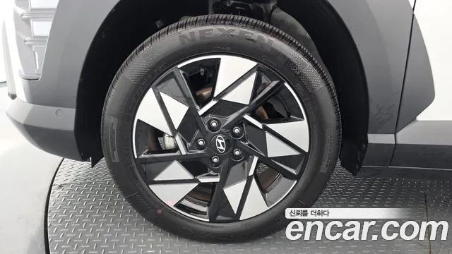 Hyundai Kona Бензин 1.6 турбо 2WD — Фото автомобиля 2