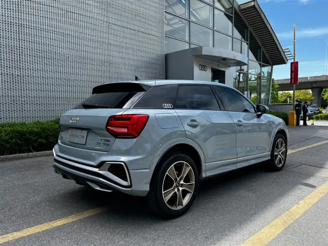 Audi Q2L — Фото автомобиля 5