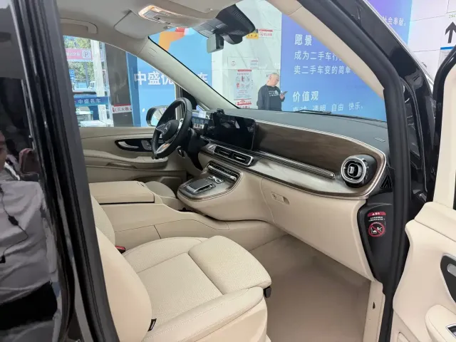 Mercedes-Benz V-Class — Фото автомобиля 7