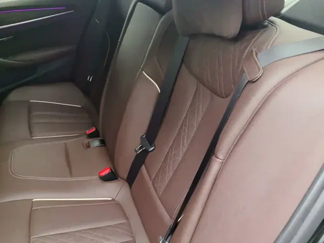BMW 5 Series — Фото автомобиля 14