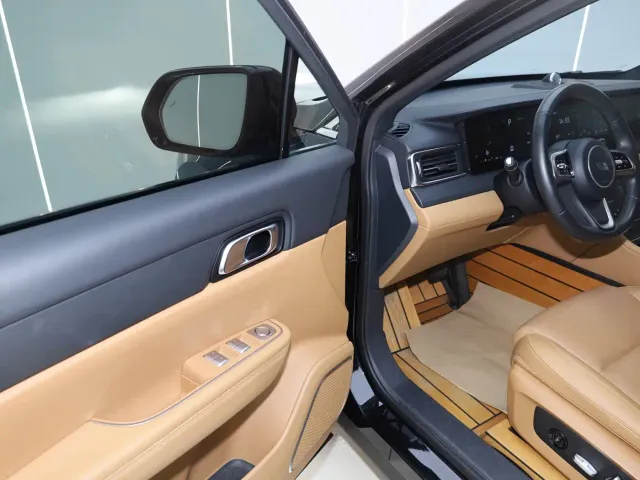 Li Auto ONE — Фото автомобиля 23
