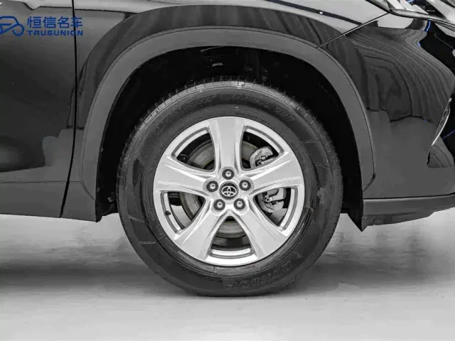 Toyota Highlander — Фото автомобиля 11