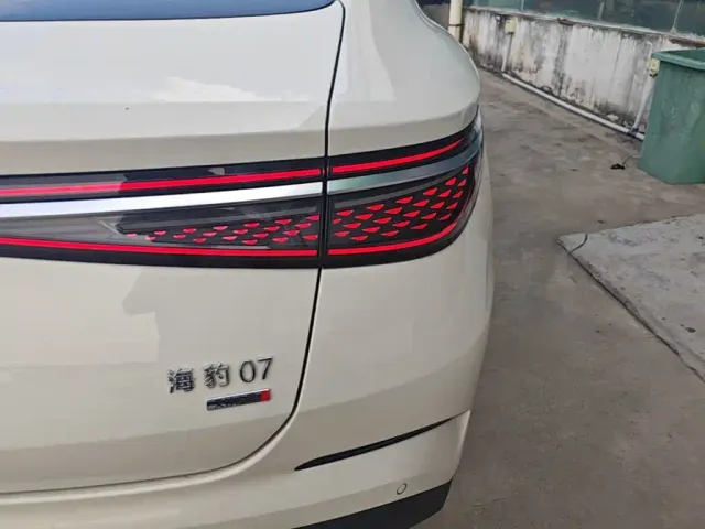 BYD Seal 07 DM-i — Фото автомобиля 7