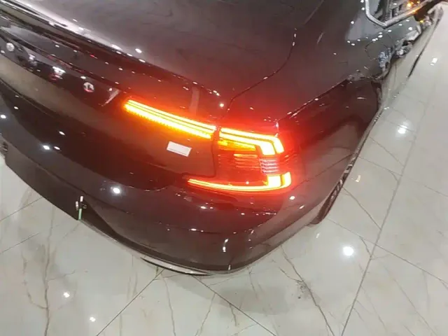 Volvo S90 — Фото автомобиля 7