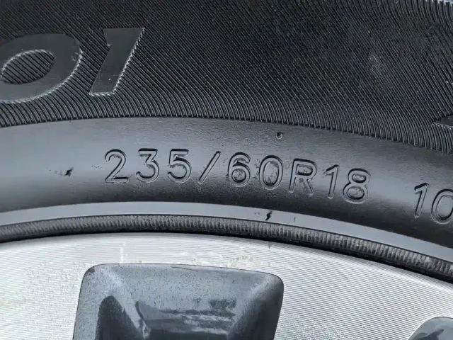 Jetour Jetour X70 PLUS 2021 1.6T DCT Star 7-Seater — Фото автомобиля 24