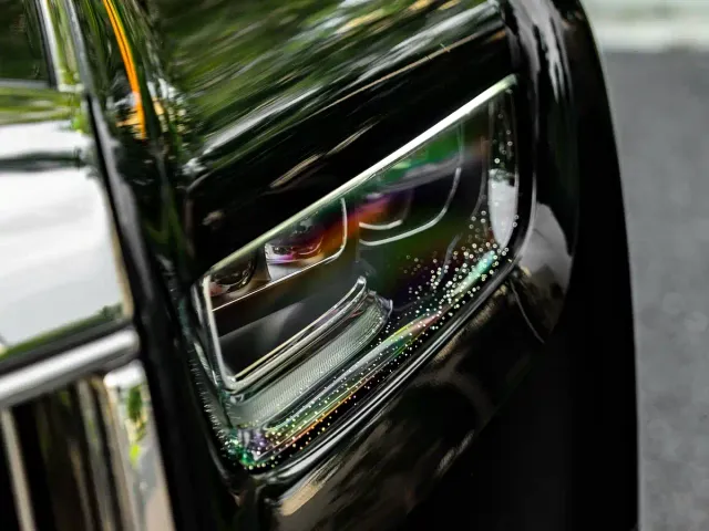 Rolls-Royce Phantom — Фото автомобиля 6