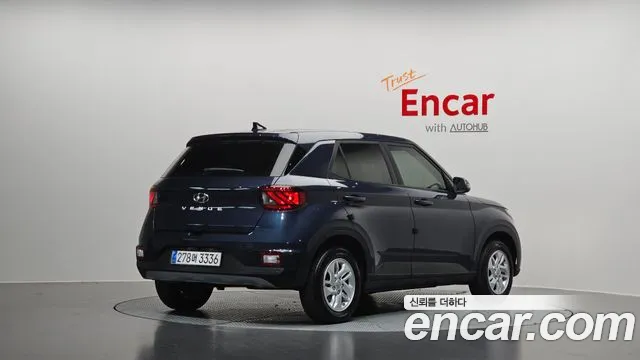 Hyundai Venue — Фото автомобиля 2