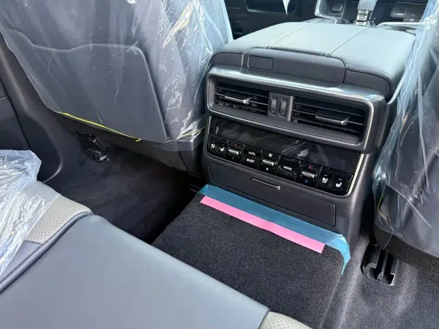 Lexus LX — Фото автомобиля 28