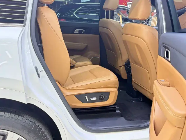 Li Auto ONE — Фото автомобиля 17