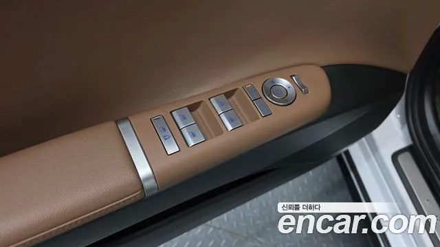 Hyundai Grandeur GN7 — Фото автомобиля 11