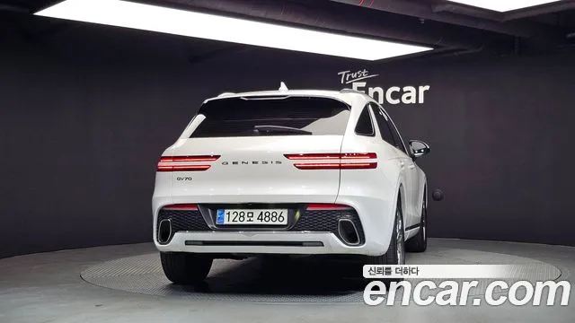 Genesis GV70 — Фото автомобиля 4