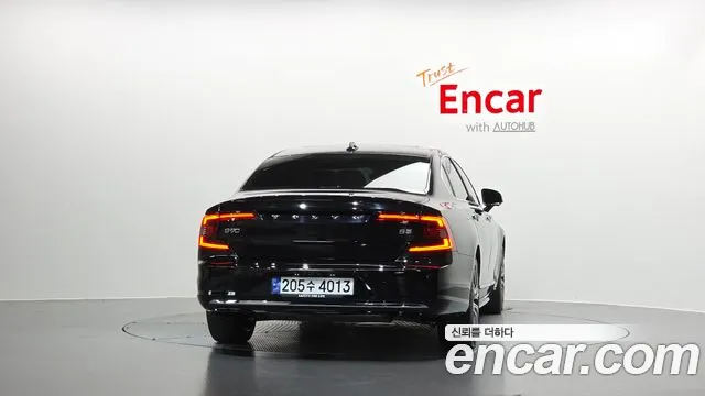 Volvo S90 — Фото автомобиля 4