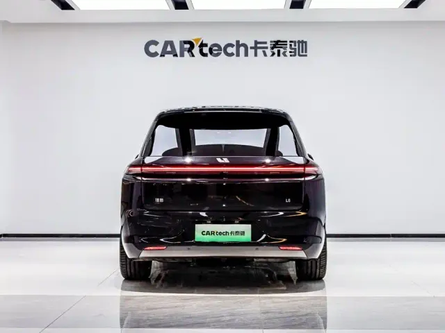 Li Auto L8 — Фото автомобиля 4