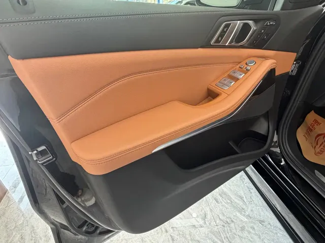 BMW X7 — Фото автомобиля 10