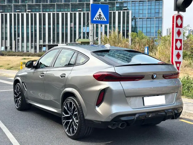 BMW X6 M — Фото автомобиля 10