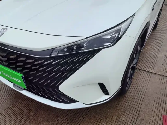 Roewe RX5 — Фото автомобиля 23