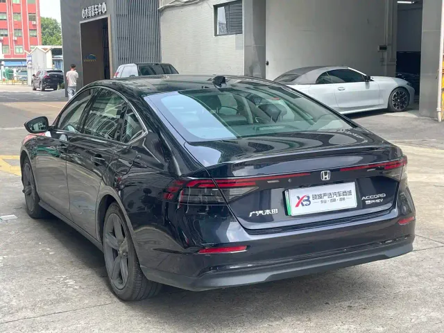Honda Accord — Фото автомобиля 12