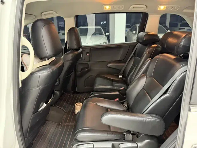 Honda Odyssey — Фото автомобиля 7