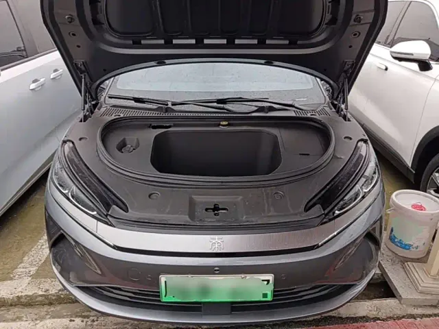 BYD Qin L — Фото автомобиля 19