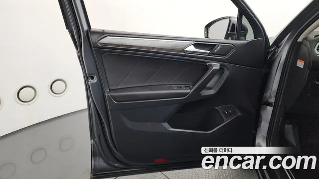 Volkswagen Tiguan — Фото автомобиля 20