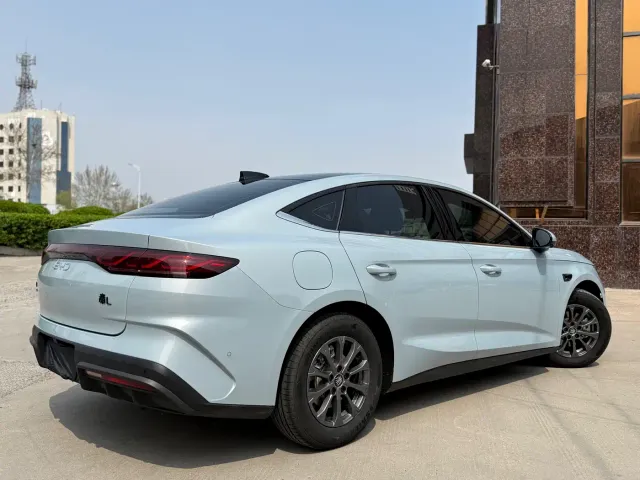 BYD Qin L — Фото автомобиля 7