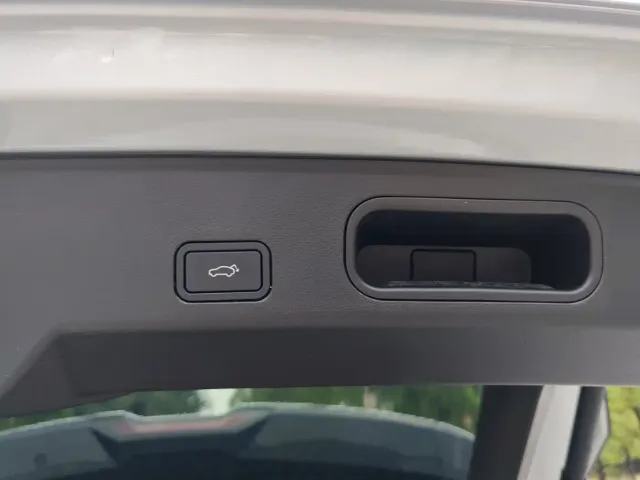 Geely Boyue L 2023 1.5TD DCT Premium — Фото автомобиля 21