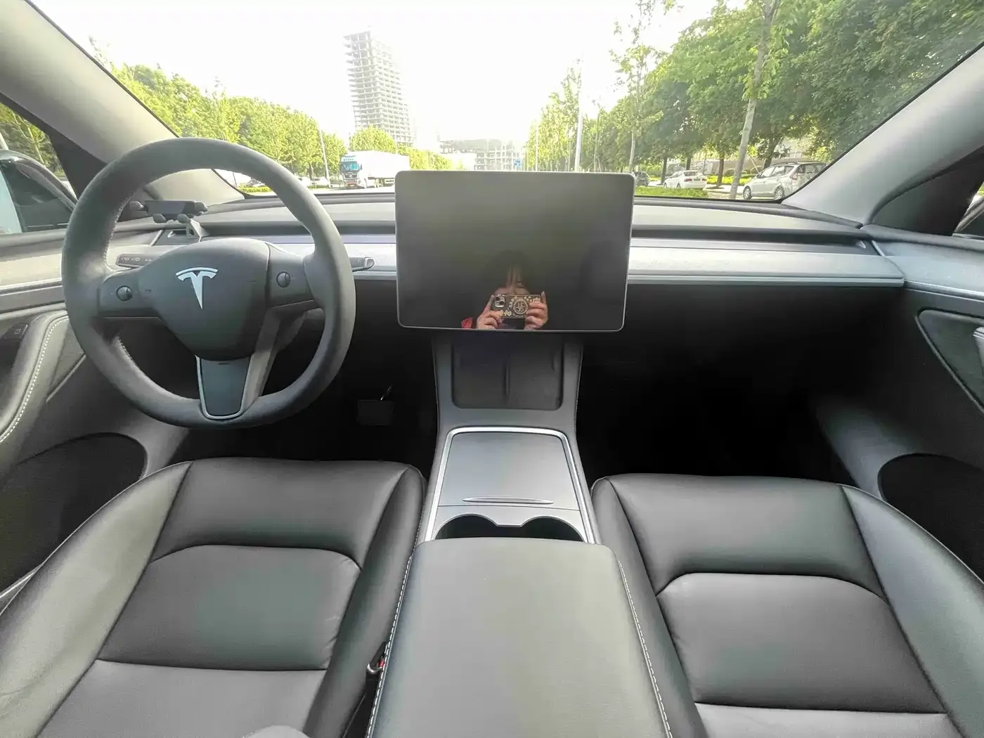 Tesla Model Y 2023 Rear-Wheel Drive Edition — Фото автомобиля 9