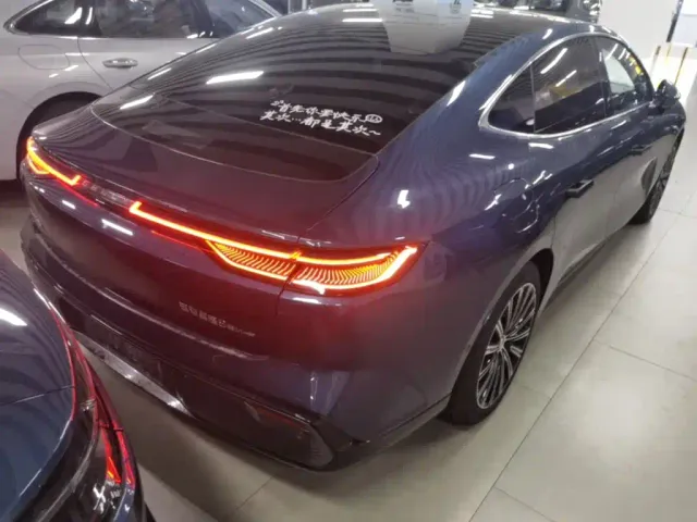 Geely Galaxy Xingyao 8 — Фото автомобиля 6