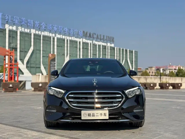 Mercedes-Benz E-Class — Фото автомобиля 2