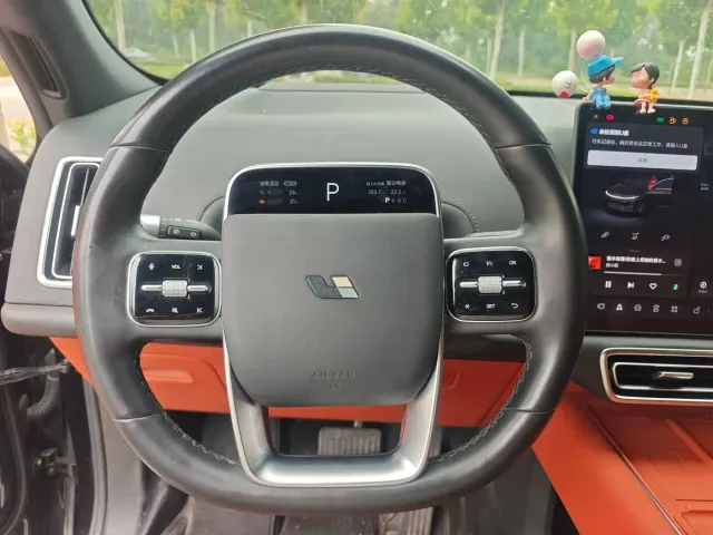 Li Auto L7 — Фото автомобиля 13