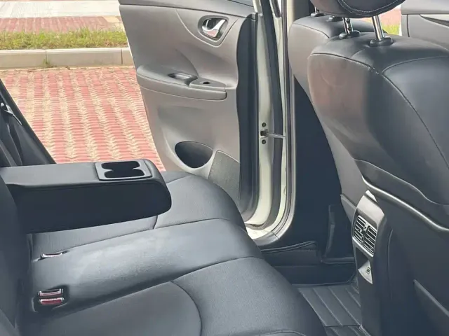 Nissan Tiida — Фото автомобиля 6