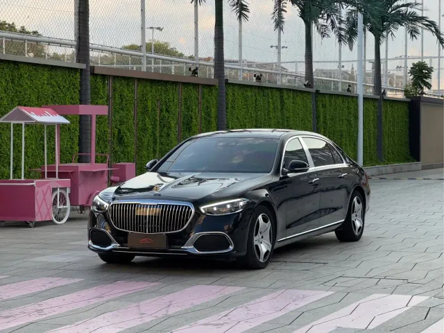 Фотография автомобиля — Mercedes-Benz Maybach S-Class